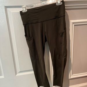 Lululemon athletica crop legging dark green size 6